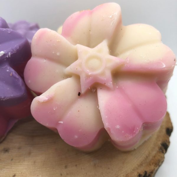 Savon_au_lait_Maternel_forme de fleur_avec_couleur_sans_odeur