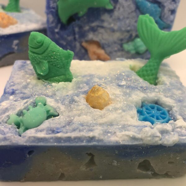 Savons_artisanaux_thématique_océan_sirènes_poissons_arduinna_herboristerie